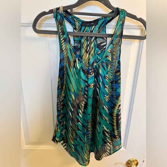 Girl Talk Colorful Top with Ruffle Detail in Back, Size Small - Picture 6 of 13